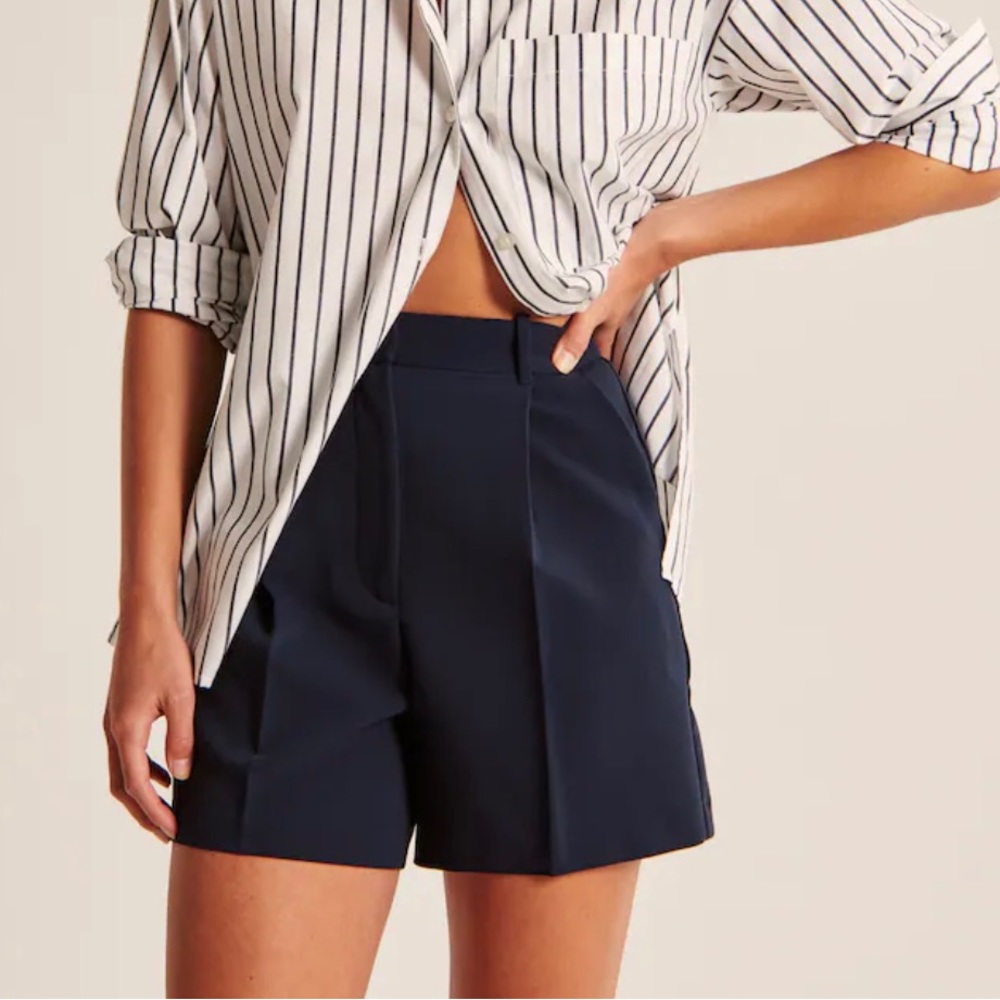 Abercrombie Ultra High Rise Tailored Shorts